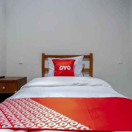 OYO 2345 Homestay Jaya Medan Luaran gambar