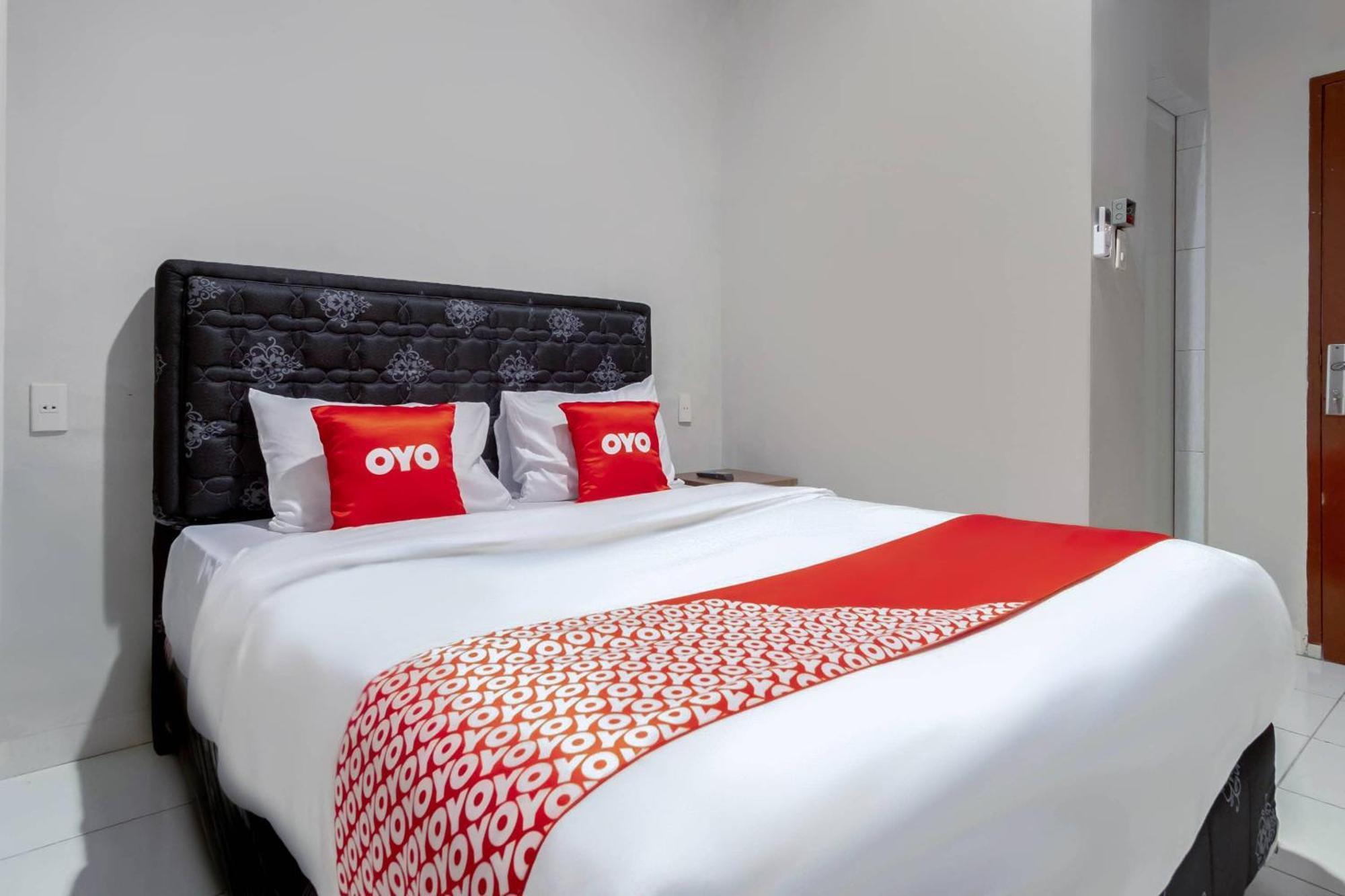 OYO 2345 Homestay Jaya Medan Luaran gambar