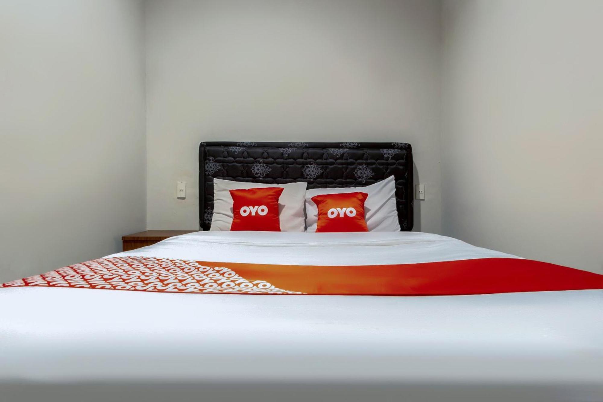 OYO 2345 Homestay Jaya Medan Luaran gambar