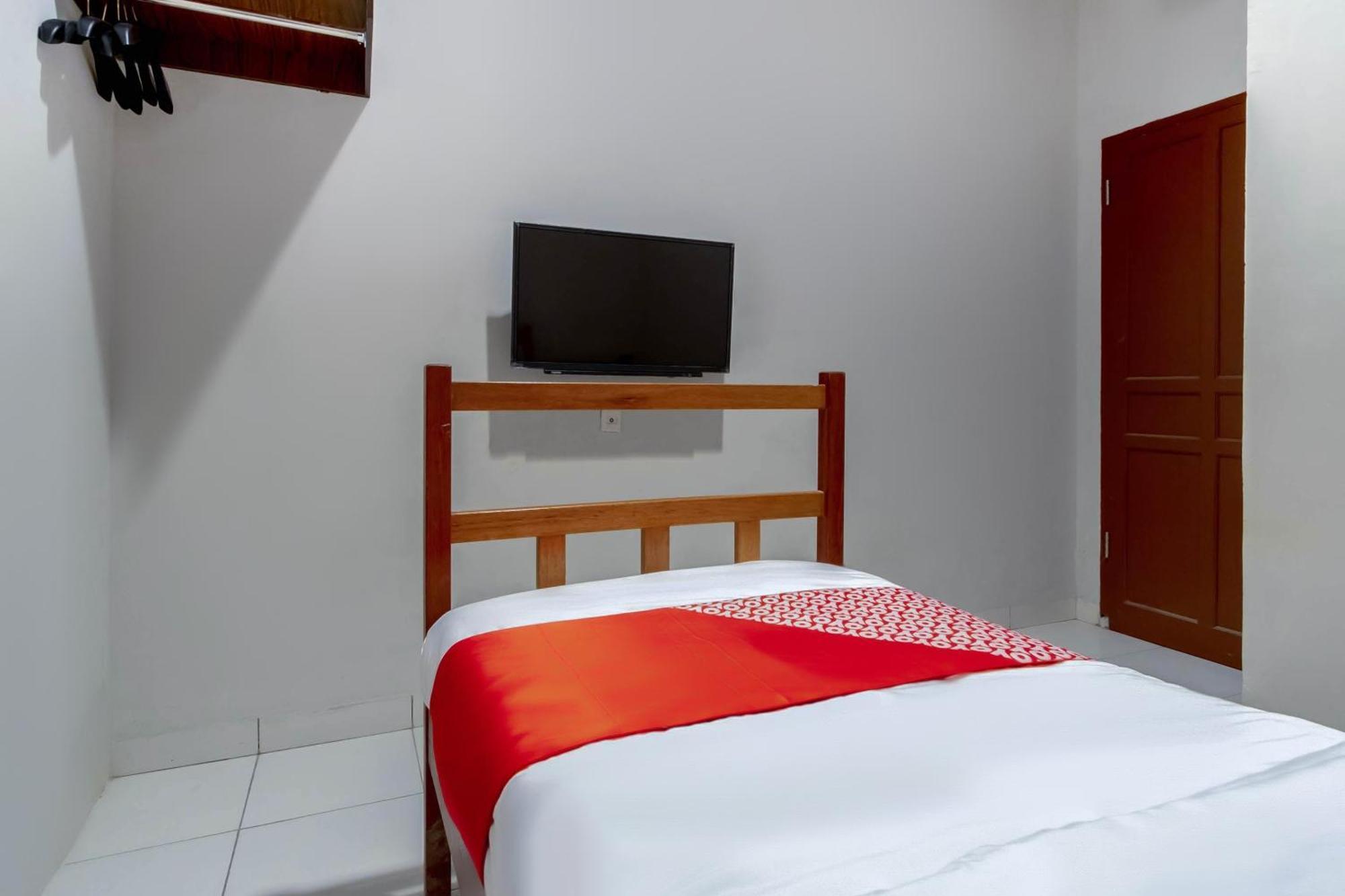 OYO 2345 Homestay Jaya Medan Luaran gambar