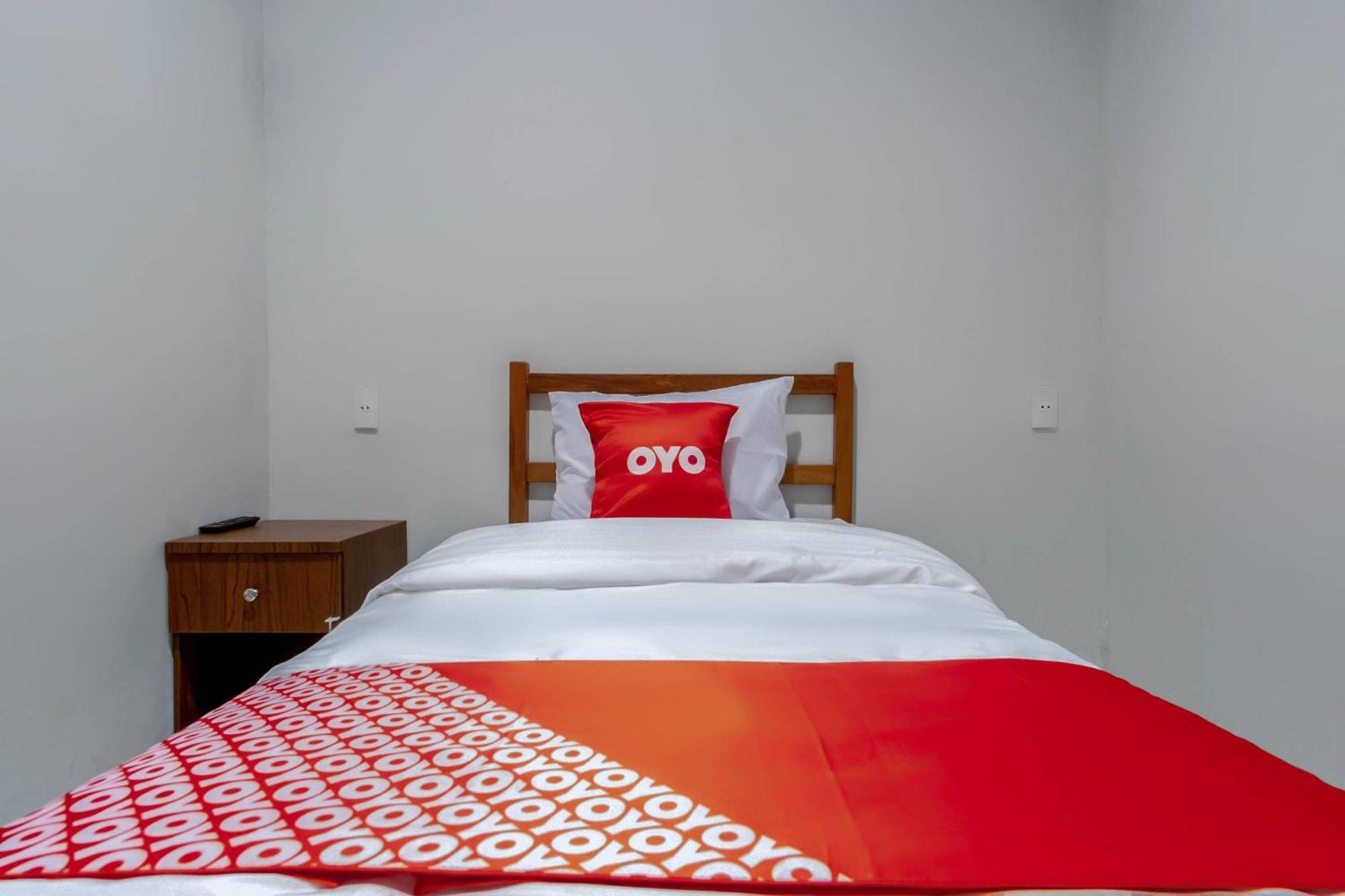 OYO 2345 Homestay Jaya Medan Luaran gambar