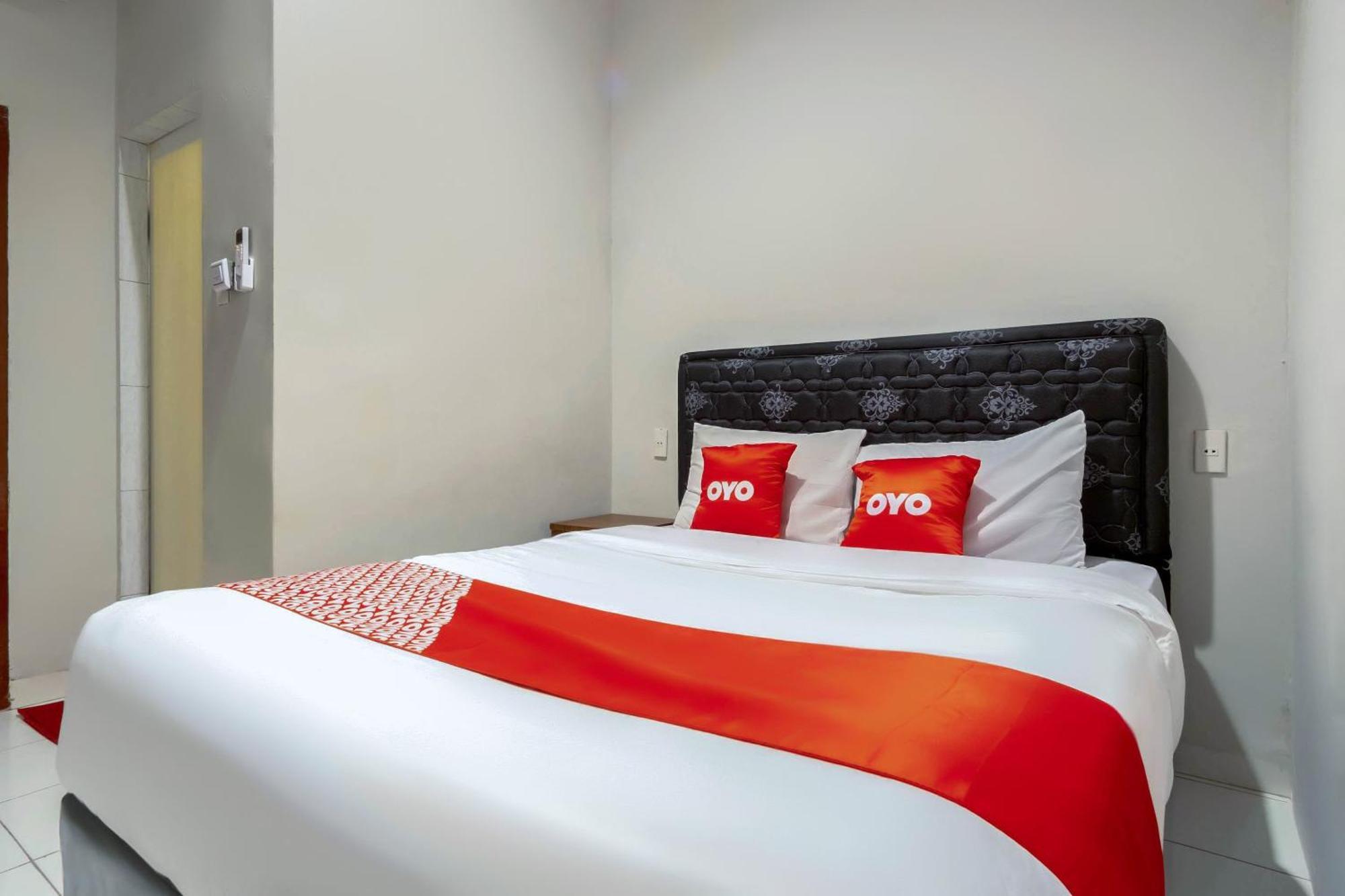 OYO 2345 Homestay Jaya Medan Luaran gambar
